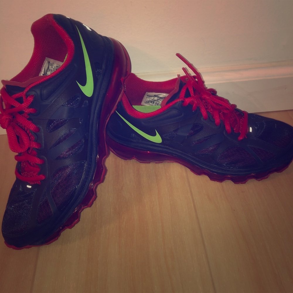Men’s Nike airmax size 7 women size 8.5